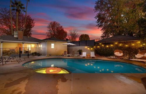 Valley Oasis Pool Hot Tub Near Universal - Foto 50