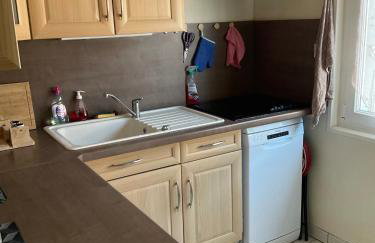 Grand T2 Côte de granit rose plages et commerces à proximité - Foto 6