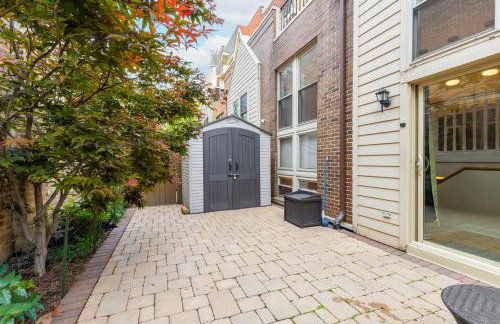 Windy City Getaway - 3BR 2BA Chicago Townhouse home - Photo 68