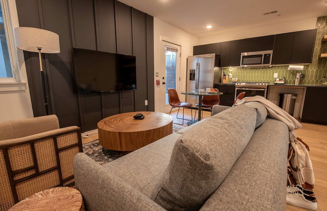 Sosuite 1BR Apt w Patio W D Sofabed - Foto 1