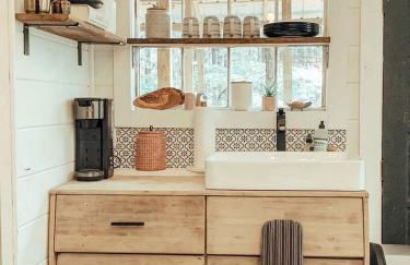 Secluded Treehouse Rental Ideal for Glamping in Alabama - Foto 9