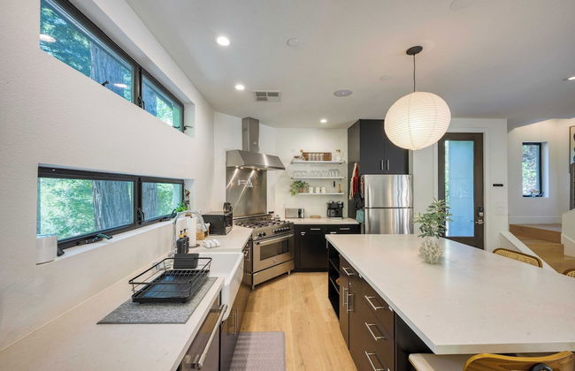 Mill Creek by Avantstay Modern Design, Patio, Hot Tub - Foto 14