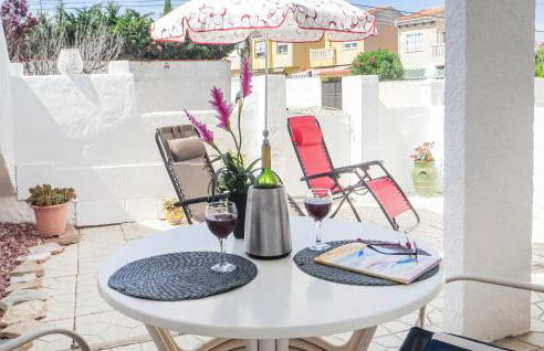 1 Bedroom Nice Apartment In Torrevieja - Foto 3