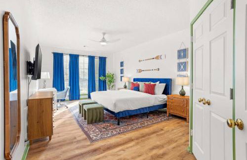 Resort Style Backyard Pool Pickleball Court - Foto 27