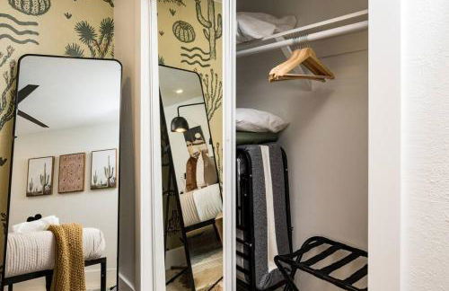 Wild West Disco Haus 2! New Hot Tub, Patio + Gym - Foto 35