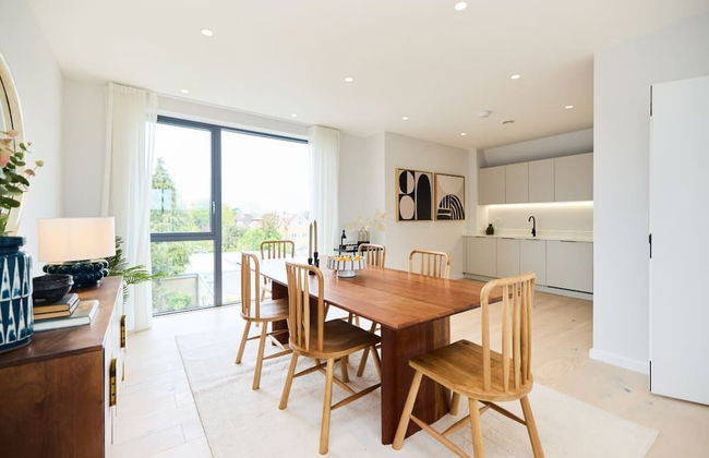 The Brondesbury Hideaway - Stylish 3bdr Flat With Balcony + Parking - Foto 4