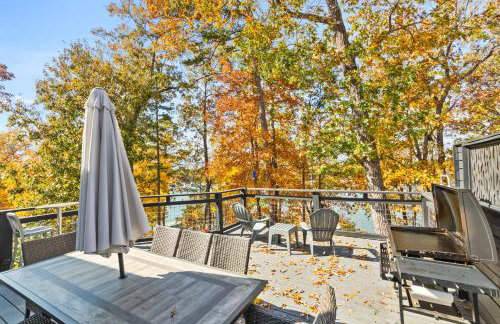 Hartwell Haus with Dock & Playground home - Foto 39