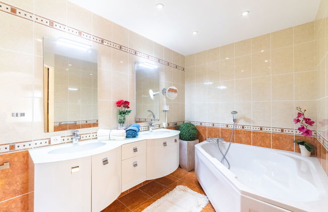 3 bedroom House in Bormes-les-Mimosas with private pool and garden - Photo 15