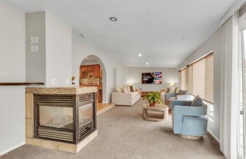 Chic Family Retreat with Game Room backyard with fire pit and minutes to Downtown! - Photo 40