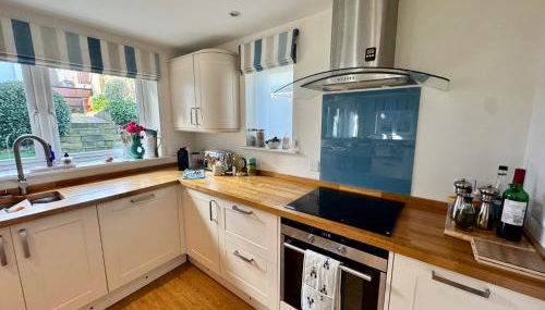 Suzetta Cottage - Photo 4, stove, dishwasher, pet friendly, toaster