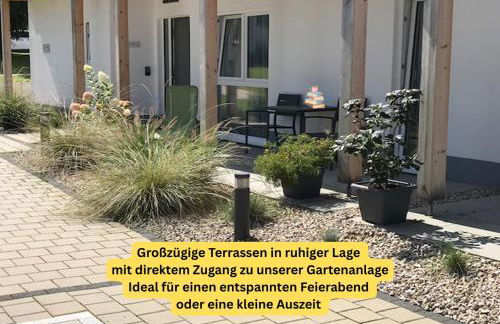 Holledau-Apartments - FeWo bis 5 Pers - getrennte Betten möglich - Vollausstattung - 24h Checkin - wöchentl Reinigung u Wäschewechsel - Waschmaschine u Trockner - WLAN - Minibar - XXL Parkplätze - Garten - ruhige Lage - Foto 25