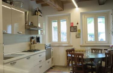 Casa Artemisia lungo il fiume con giardino privato - Foto 11