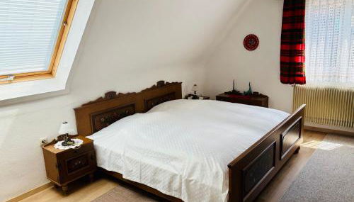 Ferienhaus Oesterle - Idyllisches Schwarzwaldhaus am Bach mit Terrasse & Balkon - Foto 3