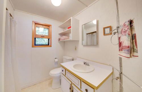 Rustic Retreat Across from Lake Family Friendly! - Foto 16