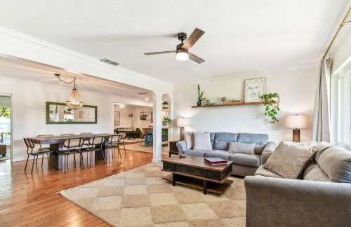 Tampa Group Retreat l Pool l Hot Tub l Outdoor Fun! - Foto 9