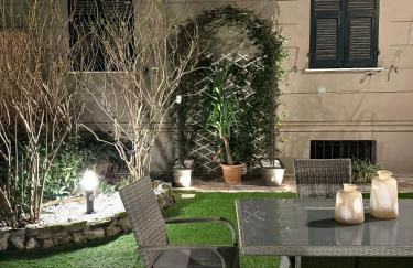 Lucy's Flowers - Photo 6