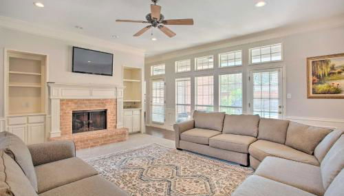 Elegant Plano Home with Private Outdoor Pool! - Foto 4