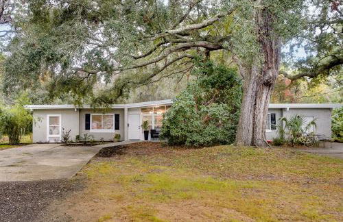 Bright Jekyll Island Home with Deck Less Than 1 Mi to Beach - Foto 27