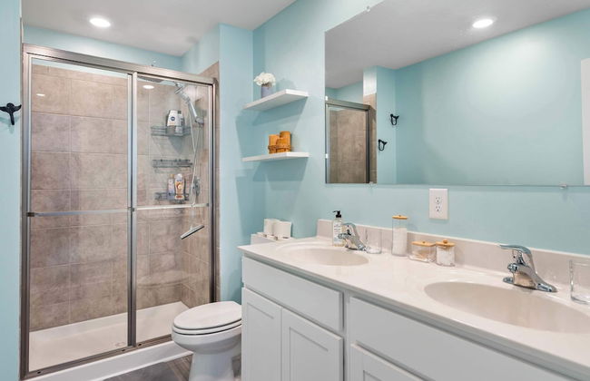 Schooner Landing 2 Sleeps 12 - Photo 17