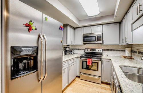 The Frequent Flyer - Photo 8