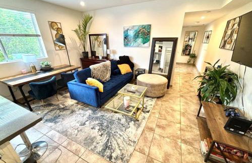 FuLLy LoAdeD ReSerVaTioN 3bed 2ba w Parking - Photo 20