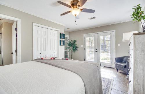 Walk to Beach Waveland Retreat with Yard! - Foto 15