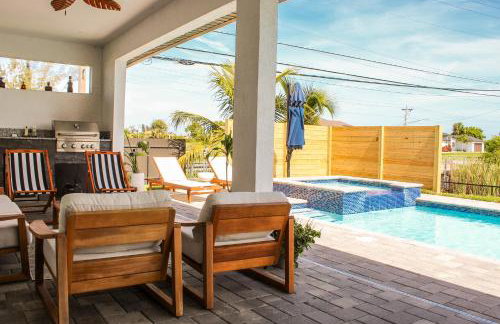 Luxurious Waterfront Home with Heated Pool and Jacuzzi - Foto 52