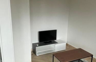 T2 design & cosy avec vue château, Centre et gare à pied, Parking gratuit - Foto 13