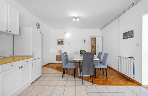 3 Bedroom Lovely Apartment In Sibenik - Photo 16