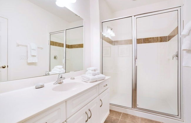 Beautiful 4 Bedroom Home Near Disney! 4 Villa by Redawning - Foto 21