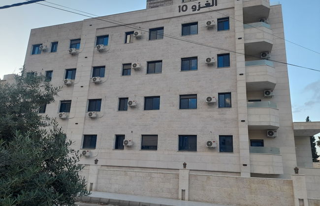 Royal House - Photo 1