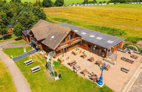 Hunter's Lodge Hot Tub Holiday, Northumberland - Photo 27