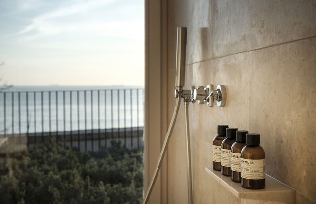 Seaview Castle by Cadenzalux - Photo 15