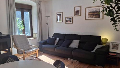 Apartamento REFORMADO -75m - VISTAS a la montaña y al rio - Wifi - TRASTERO en planta calle - Junto a Parking publico - Foto 2