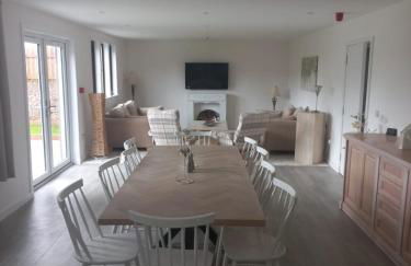 Clova Cottage 7BR Retreat - Photo 14