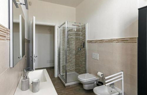 Milano Malpensa 2 min - Suite With Wifi, AC, Free Park - Foto 7