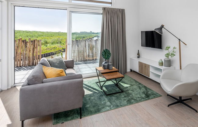 Detached Luxury Lodge near Sea - Photo 6