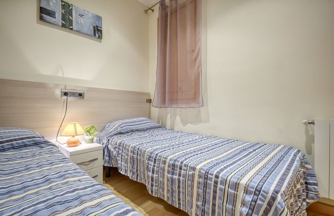 Apartment With View in Roses - Photo 9