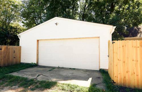 Spacious home away from home! Hot tub! - Photo 65