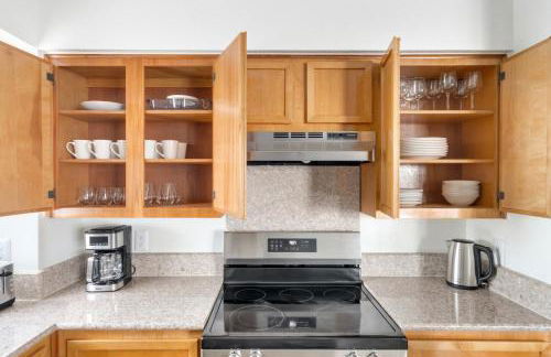 Blueground Downtown Austin pool nr Texas State Capitol ATX-342 - Foto 9