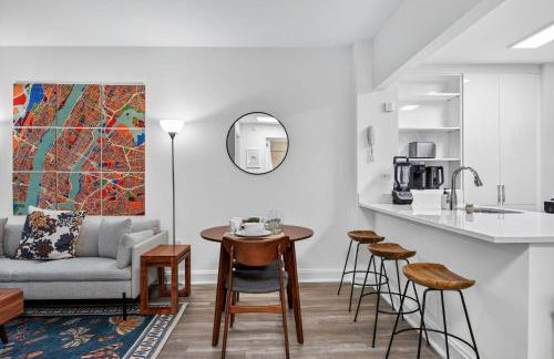 FiDi 1 BR w Work Setup by Anyplace - 11729 - Foto 14