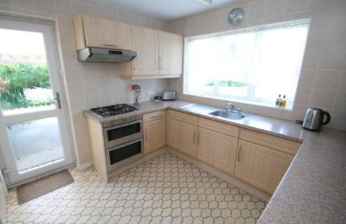 Nicely decorated 3 bedroom house near Heathrow, London - Foto 11