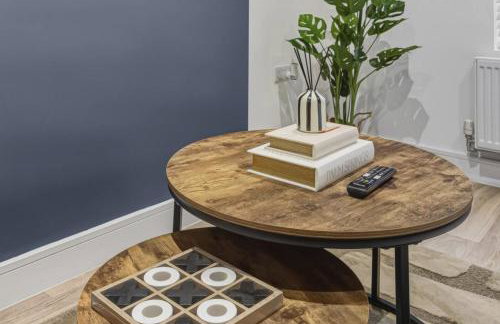 Albert House - Near the High Street - Free Parking, Garden, Fast WiFi and Smart TV by Yoko Property - Foto 3