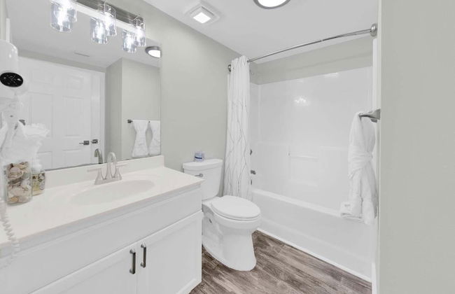 Majestic Beach Towers 1-1603 - Photo 20