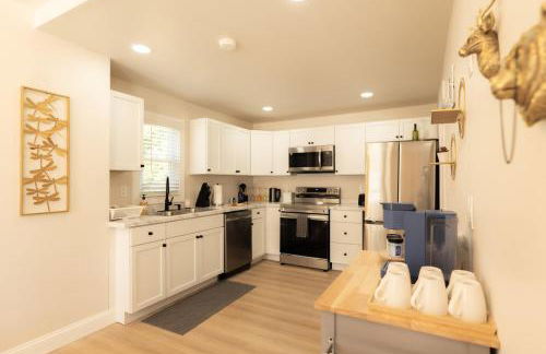 Work, Rest and Gather - Spacious 3BR with Modern Charm - Foto 9