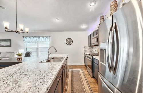 King Sized Comfort in The Village of Deluna - Foto 11