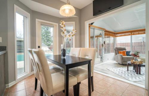 Tropical Oasis with Tiki Bar, Firepit, Seasonal Pool - Foto 38