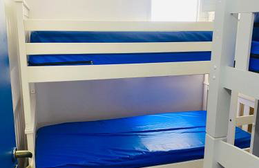 Apto com ar-cond e piscina a 100m mar praia da Enseada - Foto 25