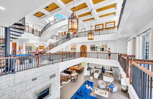 The Modern Castle Canal View Access Rooftop Living Greenhouse VlLLAS - Foto 3