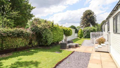 Woodlands Lodge - Photo 3